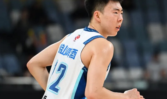 乐鱼体育官网-段昂君全场出战27分钟，投篮13中5，三分9中4得到14分1篮板