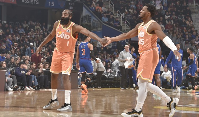 截止日的交易现在进展如何？得到哈登&amp;库明加&amp;肯纳德都赚麻了？