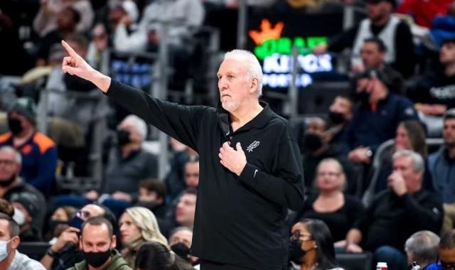 乐鱼体育官网-【现场】登顶！波波维奇常规赛胜场数追平历史第一