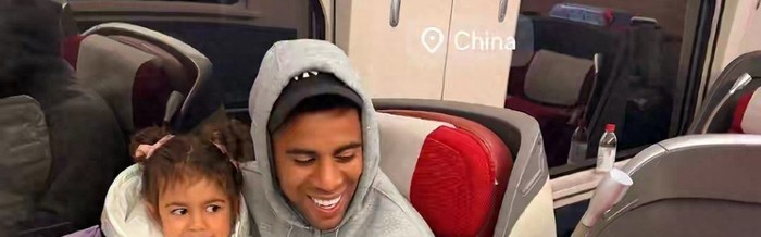 乐鱼体育官网-巴西球星接妻儿来华过年，是作秀还是真融入？|古斯塔沃|路易斯-古斯塔沃|古斯塔沃-博乌|文化|球迷_新浪体育_新浪新闻