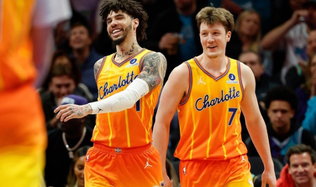 乐鱼体育官方网站-15胜3负，5连胜越来越强，多位新星大崛起，又一超级黑马令人敬佩|独行侠|黄蜂|NBA常规赛|达拉斯独行侠队|布兰登-奈特_新浪体育_新浪新闻